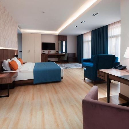 Wellness Hotel And Spa Tashkent Esterno foto