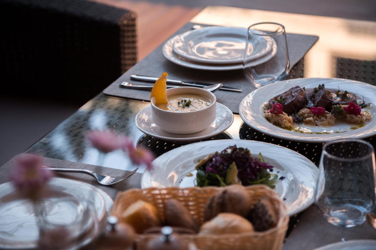 Wellness Hotel And Spa Tashkent Esterno foto